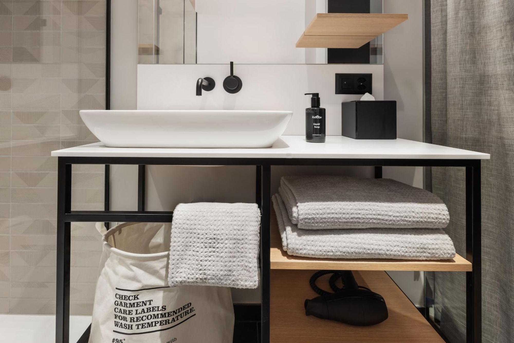 Stay Kooook Geneva City - Online Check In New Opening Exteriér fotografie